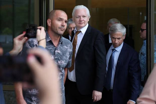 Julian Assange liberado