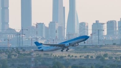Un avión de Aerolíneas Argentinas parte del aeropuerto de Barajas, Madrid, 22 de julio de 2023.