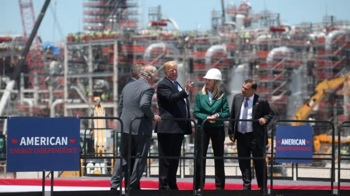 En 2019 Donald Trump visitó la instalación de exportación de GNL (gas natural licuado) en Luisiana