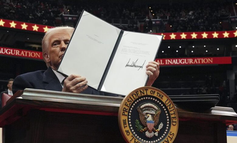 Trump firma varias órdenes ejecutivas