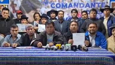 Dirigentes evistas explican los procedimientos para realizar la renuncia.