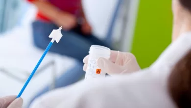 El VPH es un virus de transmisión sexual que contiene ADN y afecta principalmente las mucosas orales y genitales.