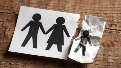 Death,Of,A,Child.,A,Piece,Of,Paper,With,Parents
