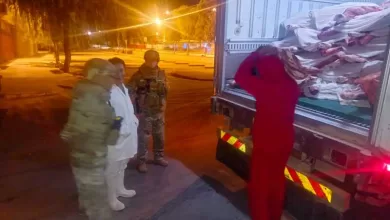 Detectan irregularidades en dos camiones que transportaban carne.