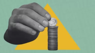 El liberalismo, como la ideología que nació con –y legitima a– la sociedad burguesa y el capitalismo.