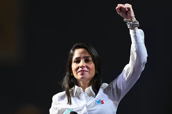 La candidata por el movimiento Revolución Ciudadana, Luisa González
