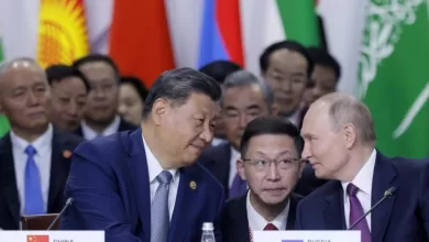 Xi Jinping y Vladímir Putin conversan en la Cumbre Brics en Kazán, 2024