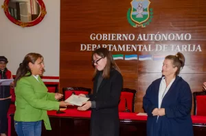 Entrega de diplomas Entrega de diplomas