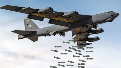 Ha desarrollado una semiótica del negocio militar un arte de guerra simbólica y audiovisual muy rentable que prepara, acompaña y perpetúa los crímenes del imperialismo.