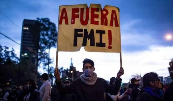 Las recetas propuestas por el FMI en Lationamérica dieron como resultado incremento de los niveles de pobreza