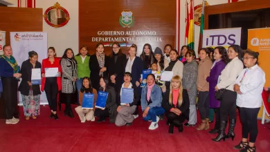 Los módulos incluyeron formación en emprendimiento digital, uso de plataformas para comercializar productos, finanzas básicas, presentación de productos y estrategias de ventas.