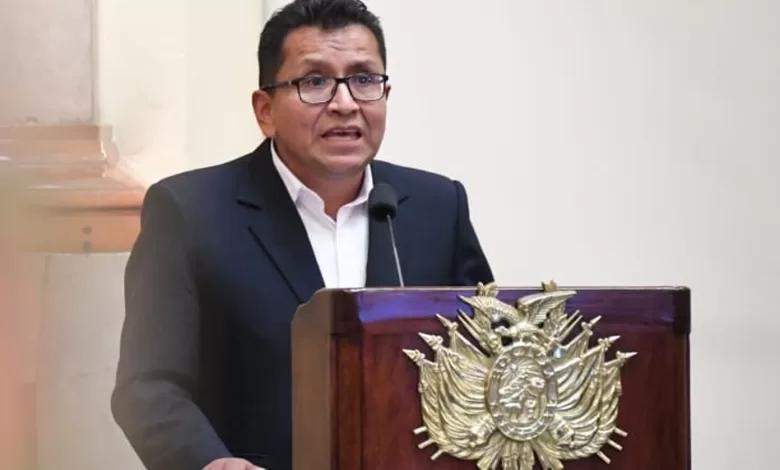 El defensor del pueblo, Pedro Callisaya Aro, ha denunciado públicamente la obstrucción de sus funciones