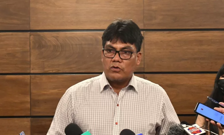 El diputado Héctor Arce anunció públicamente que anulará su voto en las elecciones generales del 17 de agosto, escribiendo el nombre de Evo Morales en la papeleta.