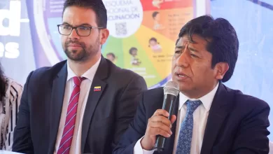 El viceministro de Relaciones Exteriores de Bolivia, Esteban Catarina, en conferencia de prensa..