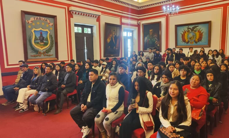 Esta iniciativa tiene como objetivo fortalecer las capacidades y ampliar las oportunidades académicas y laborales de los jóvenes del departamento.