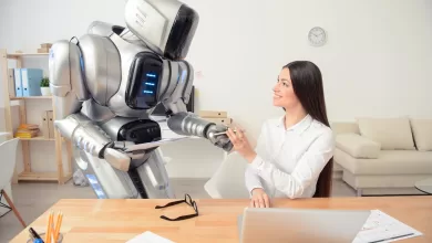 La versatilidad y la inteligencia humanas siguen estando, en general, muy por encima de las capacidades actuales de las máquinas.