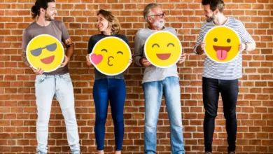 Los emojis, así como los memes y otras formas de contenido breve, se han vuelto fundamentales para la forma en que nos expresamos y nos conectamos en línea.