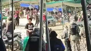 Un grupo de comerciantes conocidos como “paseros” protagonizó un enfrentamiento con uniformados bolivianos.