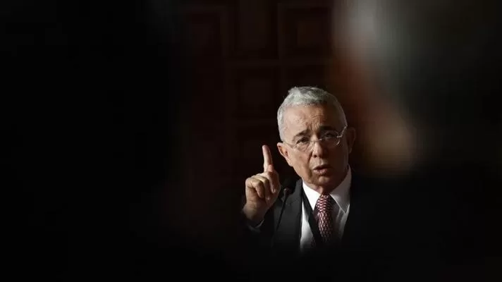 El expresidente de Colombia, Álvaro Uribe, fue declarado culpable en fallo de primera instancia de soborno en actuación penal y fraude procesal