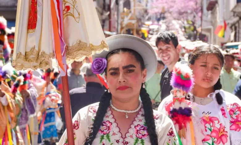 La directora de Cultura y Patrimonio, Cinthia Choque, destacó el compromiso de la Gobernación con la preservación y promoción de las expresiones culturales y religiosas del departamento.
