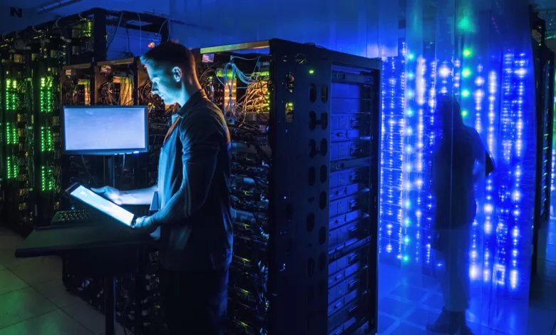 La mayoría de esos espacios virtuales no están bajo control local, sino en servidores de corporaciones