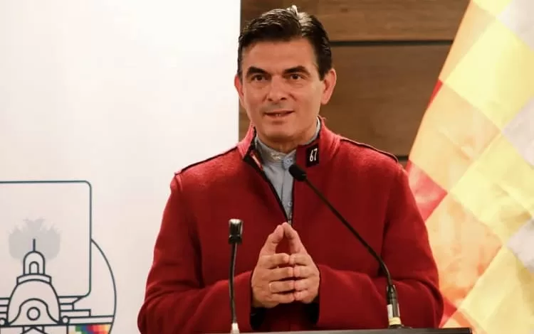 Paz anunció que se abrirá el mercado para la importación privada de combustible