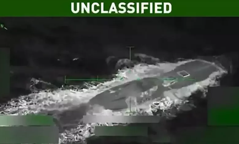 Ataque militar de EE.UU. a un supuesto submarino narco en el Caribe. Los ataques han sido catalogados como ejecuciones extrajudiciales por la ONU