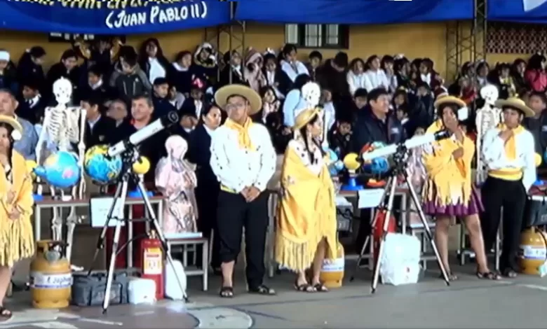 El Ministerio de Educación entregó este martes kits de laboratorios