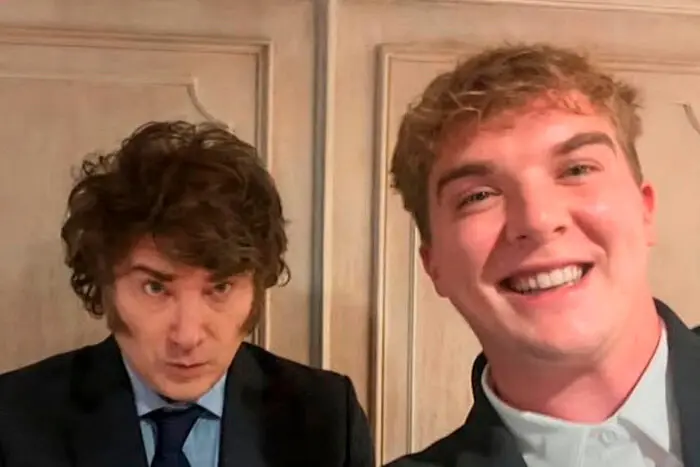 El presidente de Argentina, Javier Milei, con Hayden Mark Davis, el creador de la memecoin que disparó la criptoestafa internacional LIBRA.