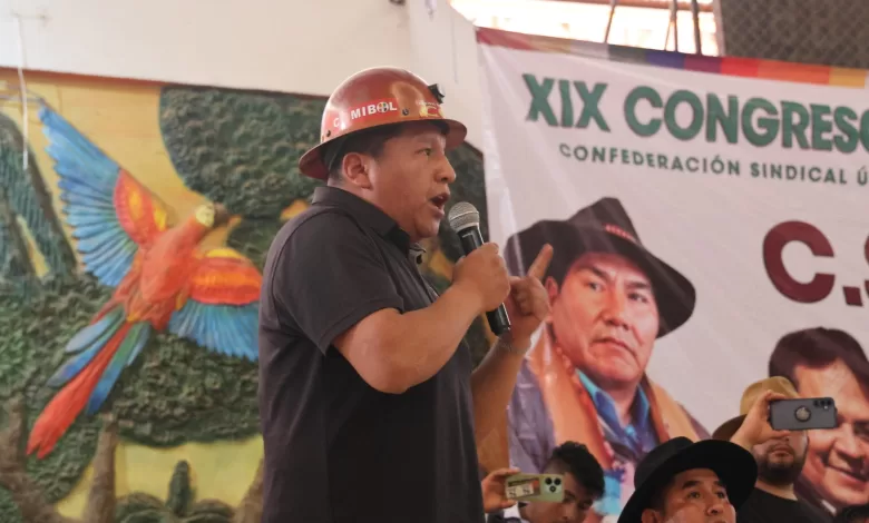 El secretario ejecutivo de la COB, Mario Argollo, en el XIX Congreso Ordinario de la Csutcb