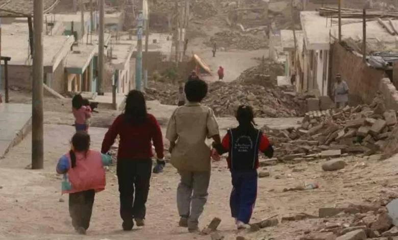 La eliminación de subsidios y la devaluación monetaria en Bolivia podrían incrementar los niveles de pobreza extrema y moderada