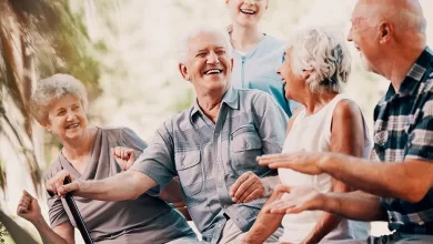 Les asignó tareas de movimiento de clavijas y dibujo de círculos para evaluar la destreza manual entre los participantes.