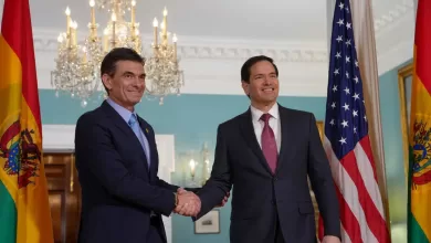 31 de octubre de 2025, Washington, D.C., EE. UU. El secretario de Estado Marco Rubio da la bienvenida al presidente electo de Bolivia, Rodrigo Paz, al Departamento de Estado.