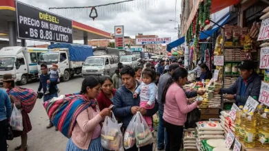 Las personas compran menos, la pérdida de valor del dinero se acelera