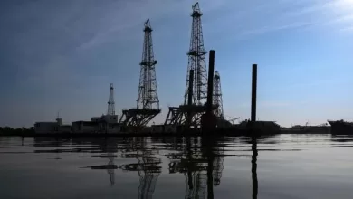El control del petróleo opera como una herramienta de presión geopolítica mediante la cual Washington impone su orden energético a escala global