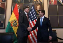 Rodrigo Paz y Christopher Landau Subsecretario de Estado de EE.UU. en La Paz.