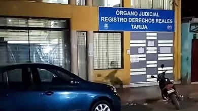 La intervención se inició en dependencias administrativas de esa institución y luego se extendió a las oficinas de Derechos Reales.