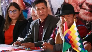 Ministro de Trabajo, Edgar Morales Mamani, planteando la supuesta actualización de la Ley General del Trabajo