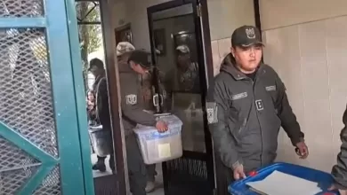 Encontraron dinero, documentos y computadoras