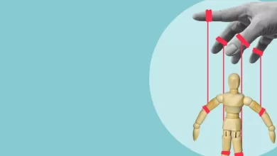 Mecanismos como el scroll infinito, la reproducción automática por defecto o el sistema de notificaciones constantes no son meras funcionalidades