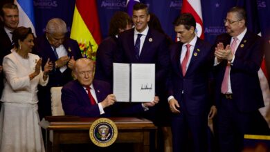 Paz, obediente está alineado a los objetivos estratégicos de Estados Unidos, entregando la riqueza nacional a las corporaciones
