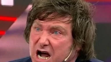 Javier Milei no solo postula la supremacía irrestricta del mercado, sino que despliega una violencia verbal sistemática