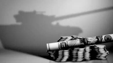 Un sistema donde la toma de decisiones, los mercados y la intervención militar forman parte de una misma lógica económica