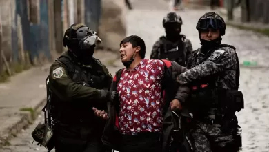 La policía reportó 127 detenidos y desplegó 2.500 agentes en La Paz