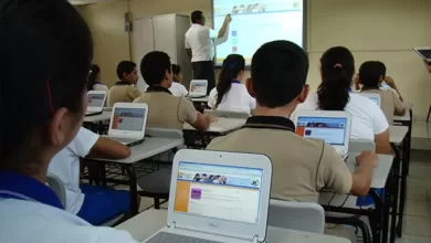 La tecnología permite que el estudiante deje de depender exclusivamente del aula.
