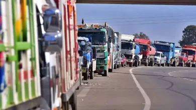 Exportadores paceños alertan que 60% de los camiones está paralizado