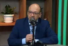 Glauco Montero renunció a la Contraloría en Santa Cruz y denunció presiones externas.